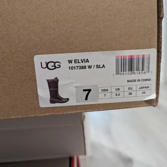 UGG Elvia Boots - Picture 2 of 5
